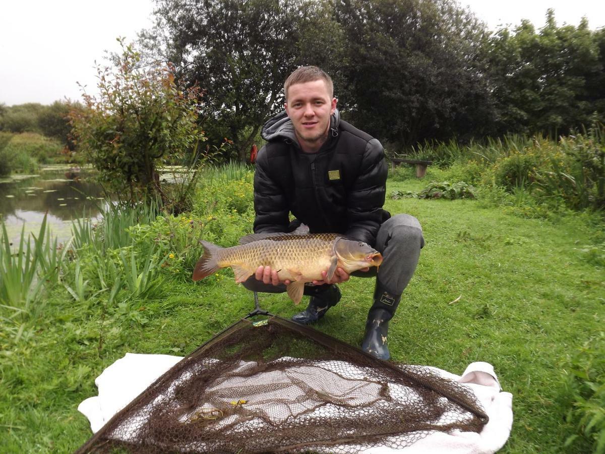 Marsh Water Ponds Fishery Villa Kidwelly Kültér fotó